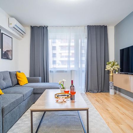 Spacious Newly Renovated 2Br Apartments With Balcony Bükreş Dış mekan fotoğraf