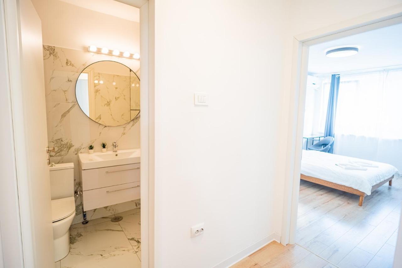 Spacious Newly Renovated 2Br Apartments With Balcony Bükreş Dış mekan fotoğraf