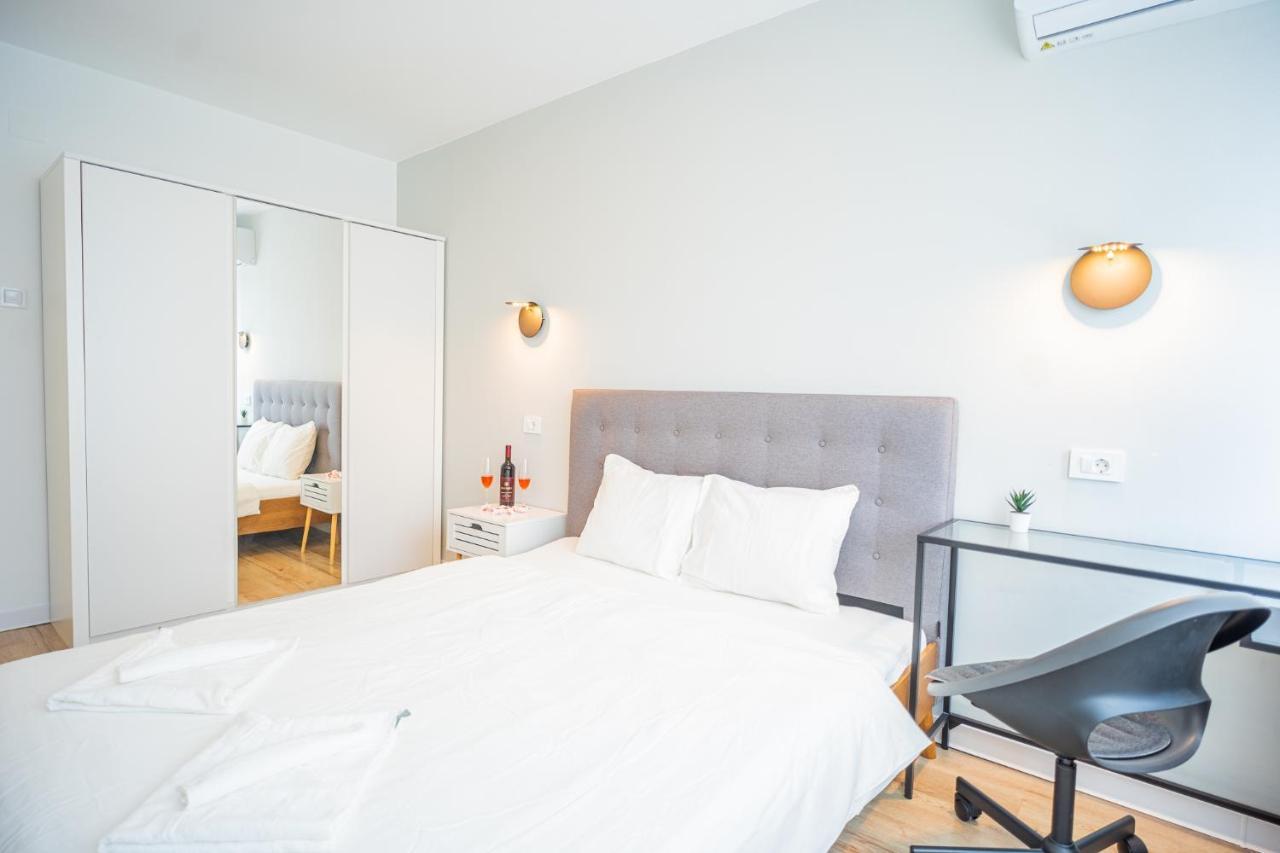 Spacious Newly Renovated 2Br Apartments With Balcony Bükreş Dış mekan fotoğraf