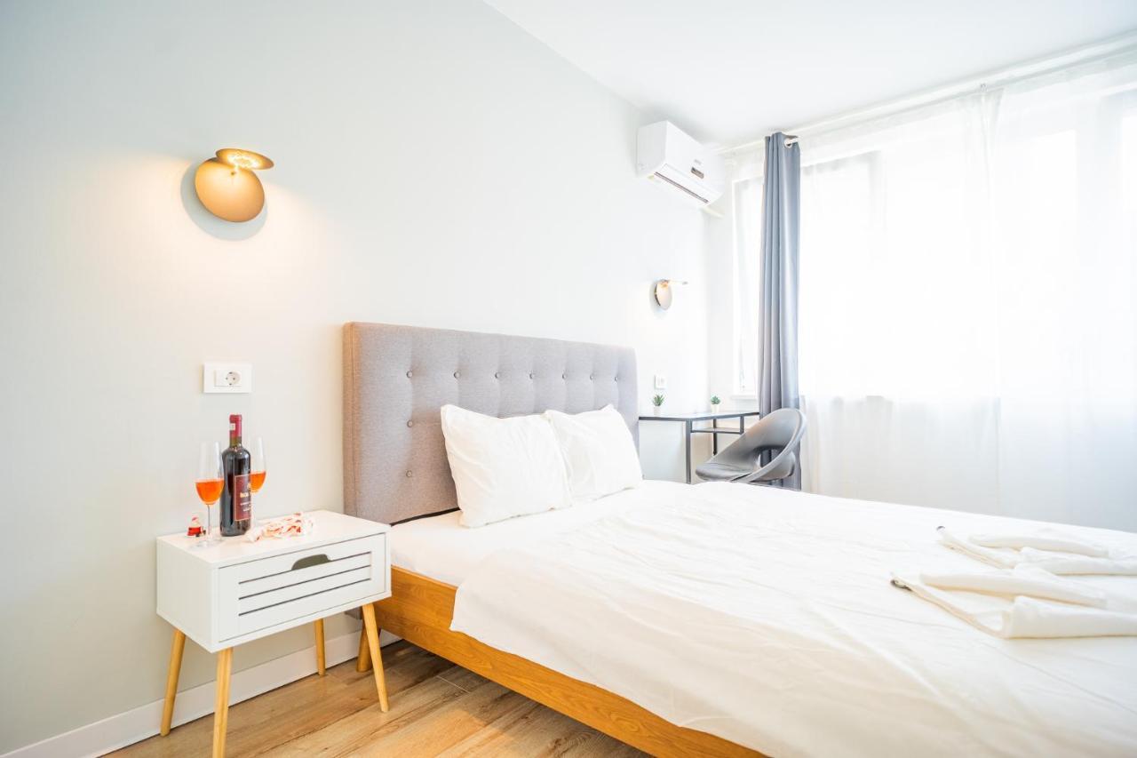 Spacious Newly Renovated 2Br Apartments With Balcony Bükreş Dış mekan fotoğraf