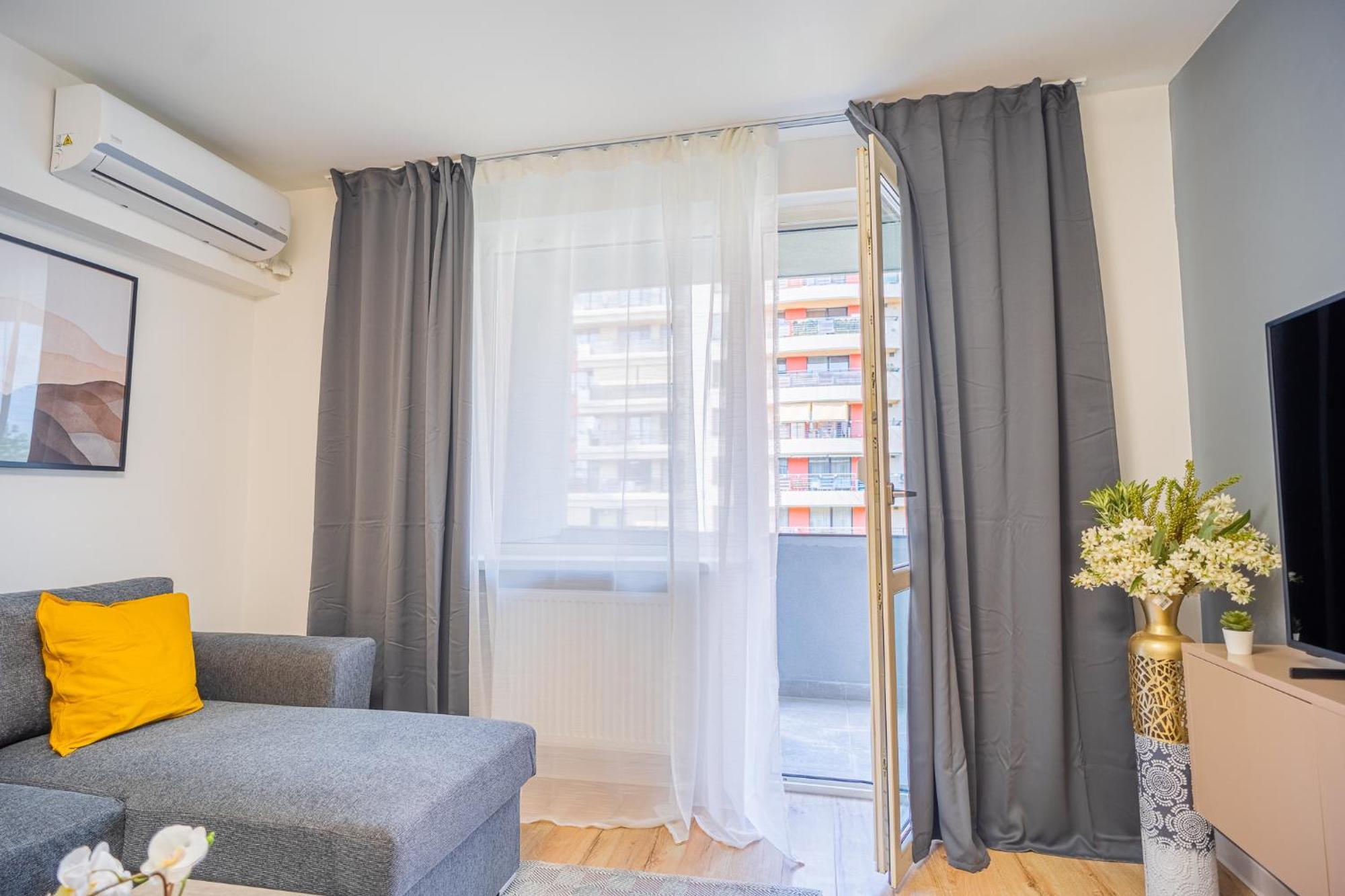 Spacious Newly Renovated 2Br Apartments With Balcony Bükreş Dış mekan fotoğraf