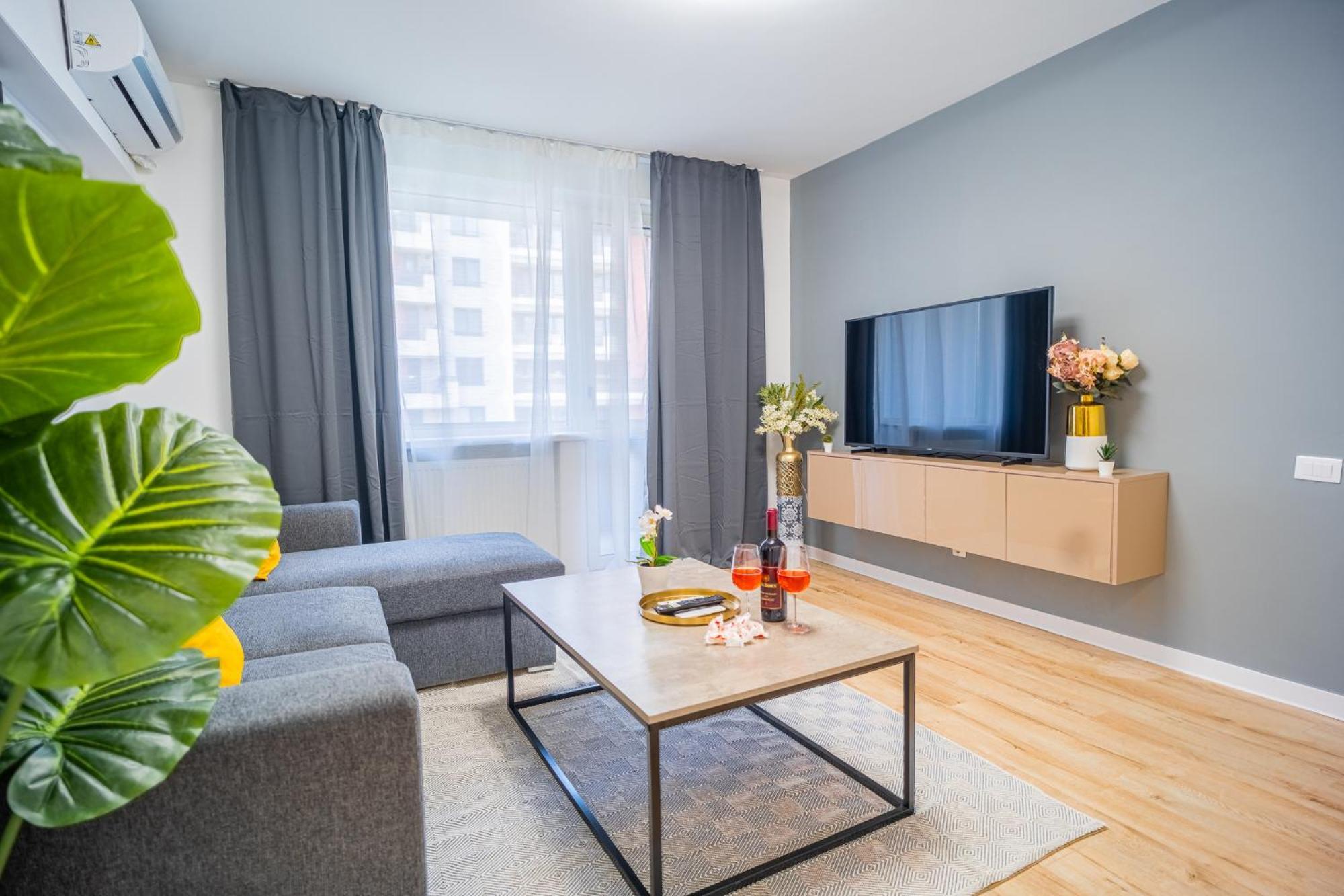 Spacious Newly Renovated 2Br Apartments With Balcony Bükreş Dış mekan fotoğraf