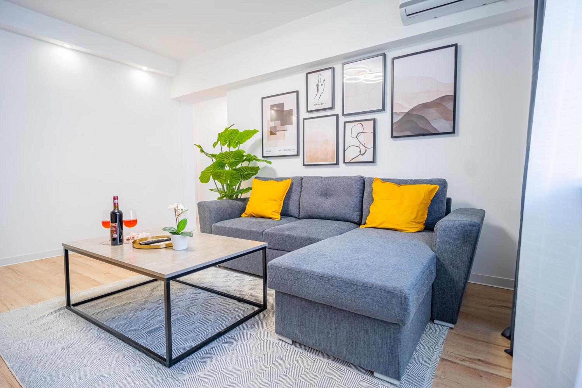 Spacious Newly Renovated 2Br Apartments With Balcony Bükreş Dış mekan fotoğraf