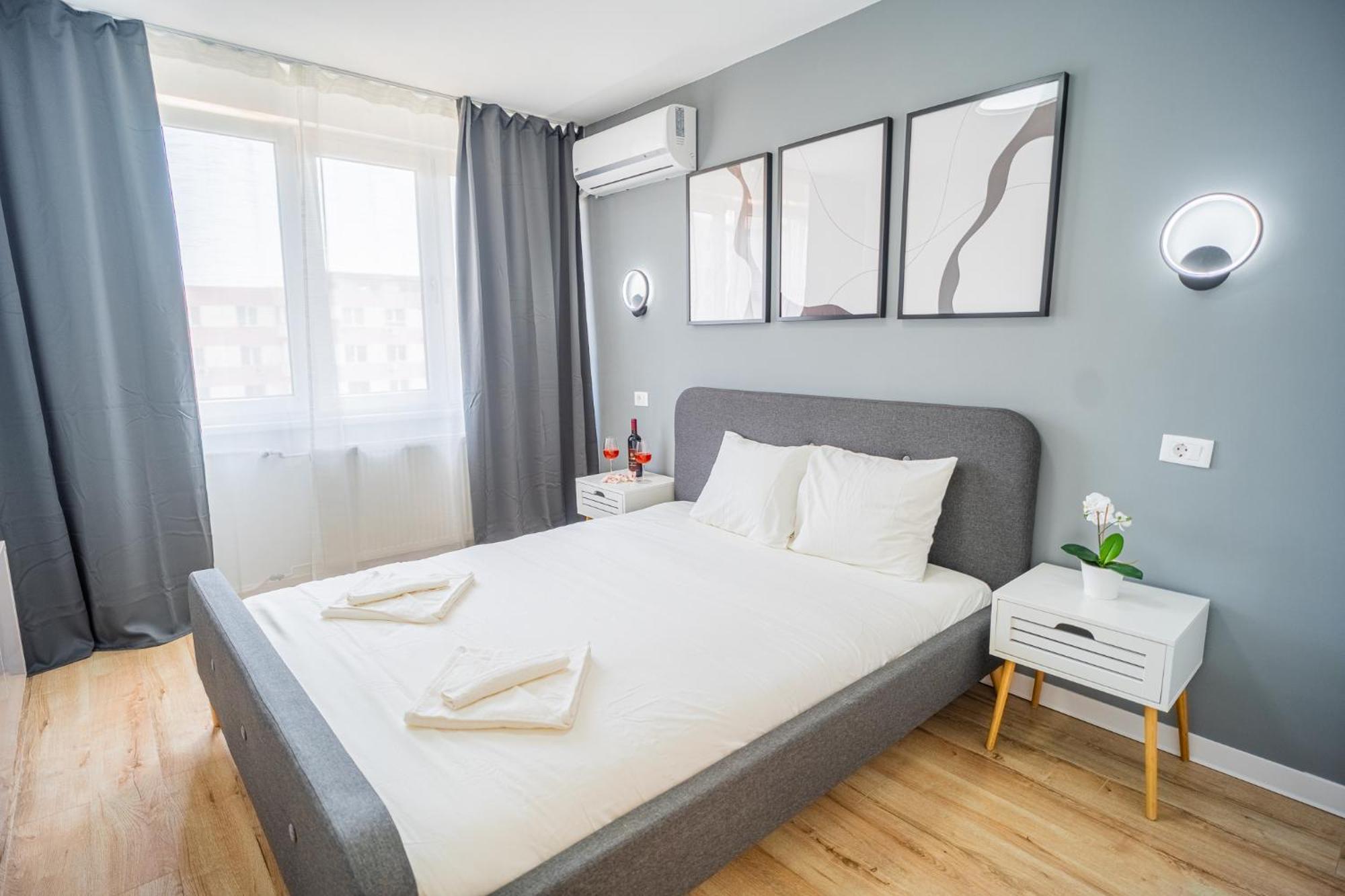 Spacious Newly Renovated 2Br Apartments With Balcony Bükreş Dış mekan fotoğraf