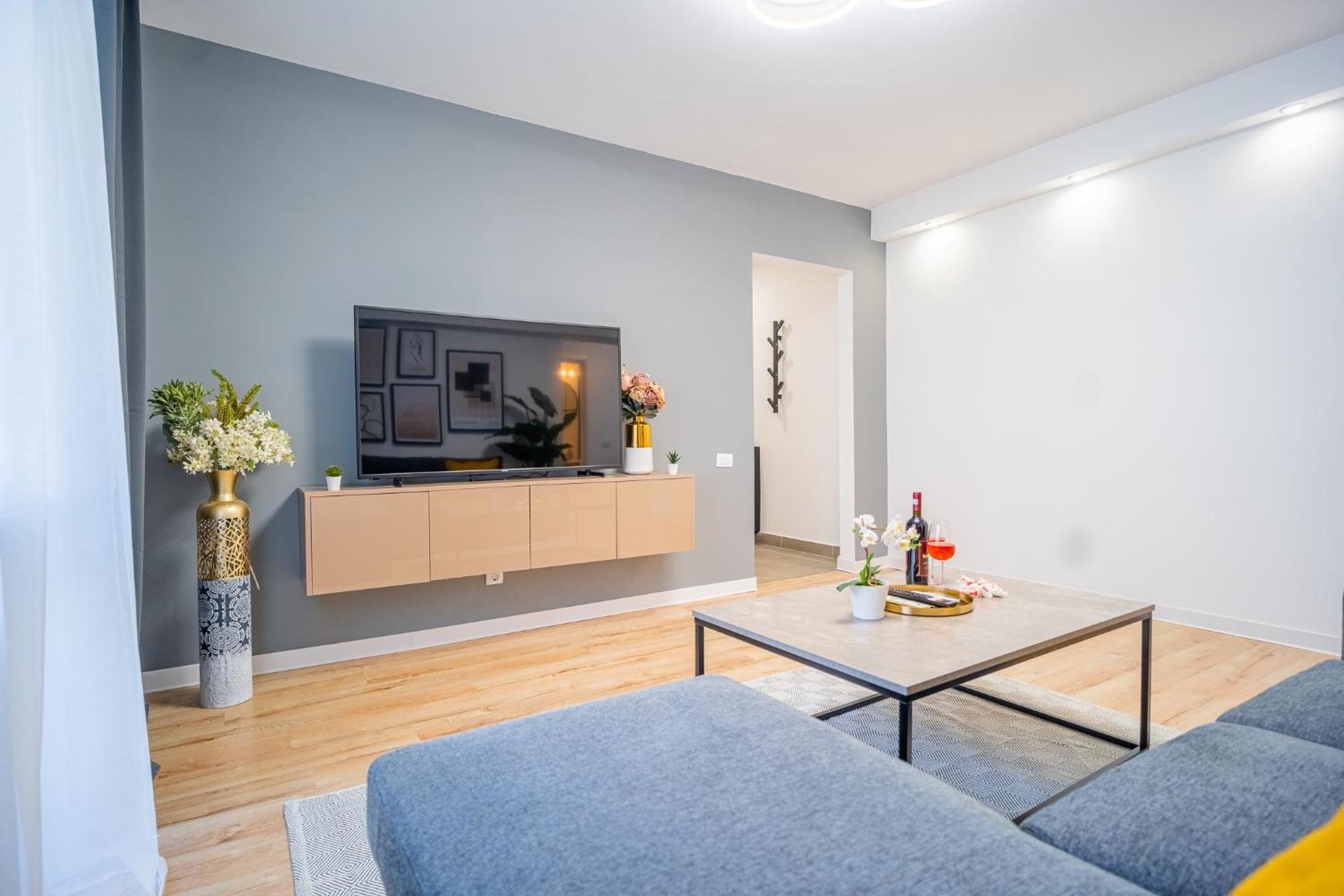 Spacious Newly Renovated 2Br Apartments With Balcony Bükreş Dış mekan fotoğraf
