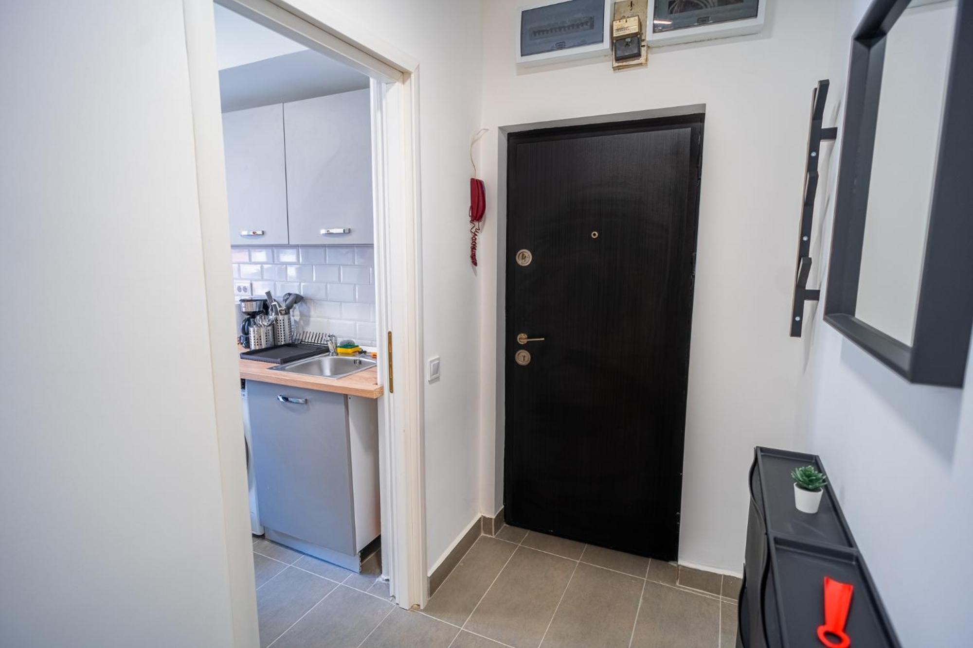 Spacious Newly Renovated 2Br Apartments With Balcony Bükreş Dış mekan fotoğraf